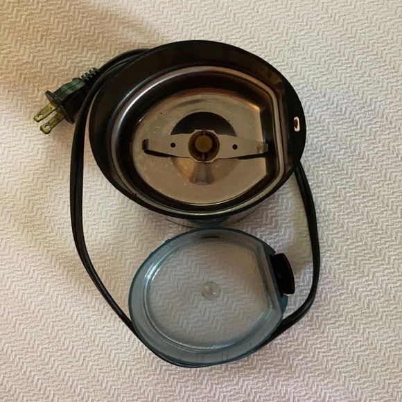 KRUPS COFFEE AND SPICES GRINDER PREOWNED - Picture 2 of 4